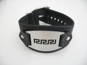 Armband met metaal plaat