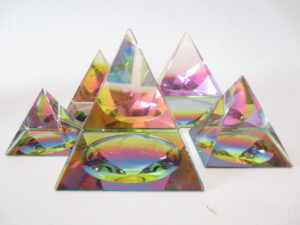 Kristallen Piramide kleur 4x4